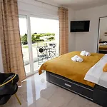 Beautiful Paula With Jacuzzi In Villa *
