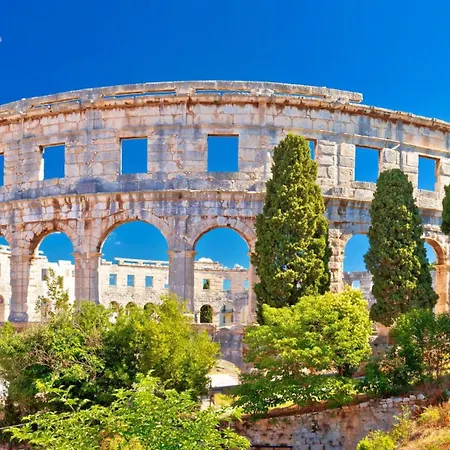 Villa Beautiful Paula With Jacuzzi In