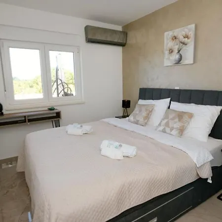 빌라 Beautiful Paula With Jacuzzi In *