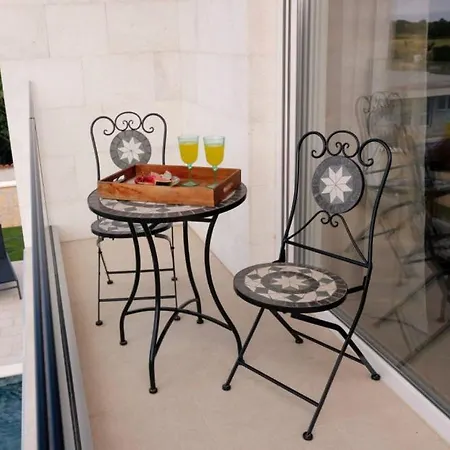 빌라 Beautiful Paula With Jacuzzi In 풀라