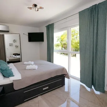 Beautiful Paula With Jacuzzi In *