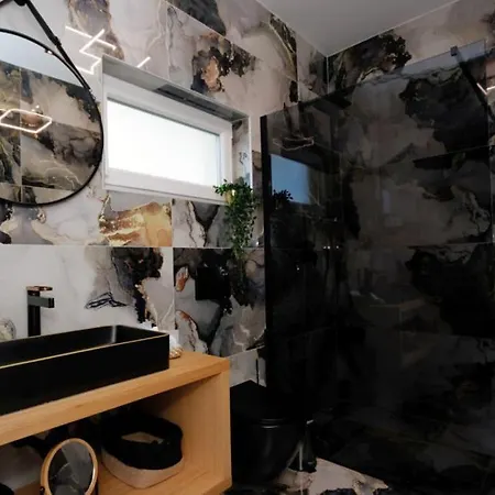 빌라 Beautiful Paula With Jacuzzi In 풀라