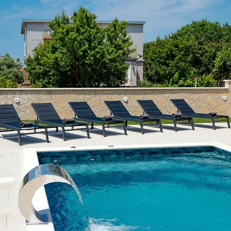 Beautiful Paula With Jacuzzi In