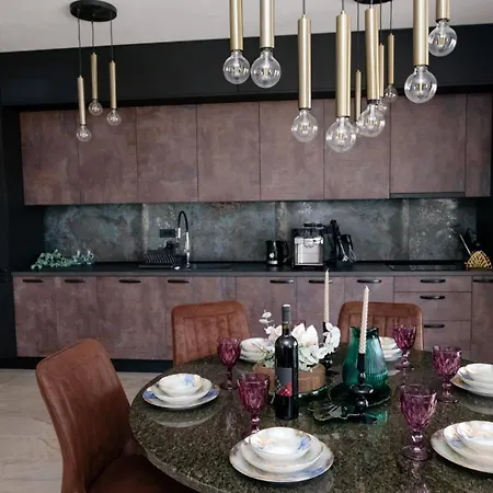 Beautiful Paula With Jacuzzi In Пула