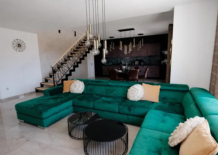 Beautiful Paula With Jacuzzi In 普拉