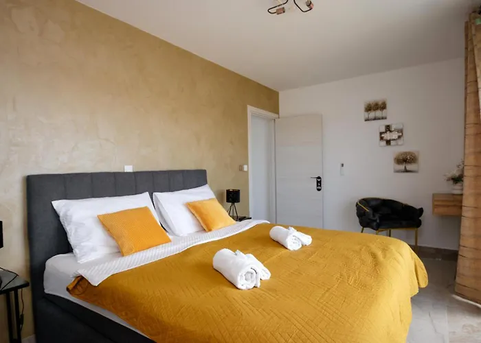 Vila Beautiful Paula With Jacuzzi In *