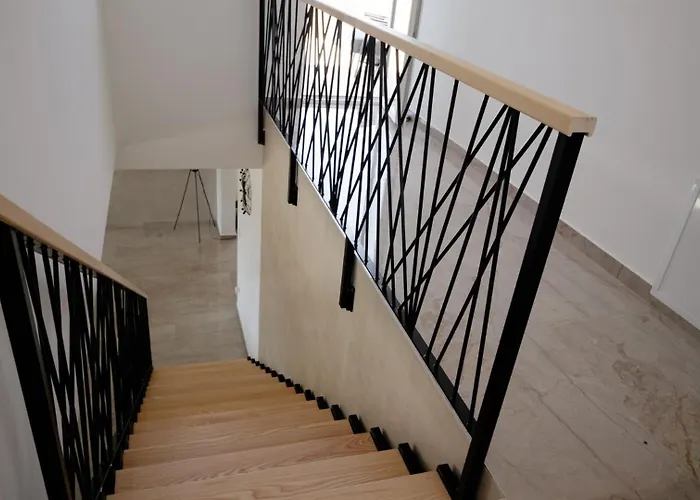 Beautiful Paula With Jacuzzi In 别墅